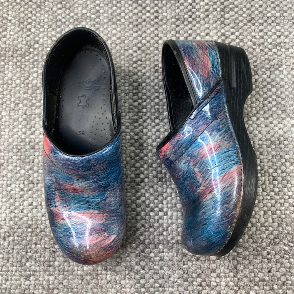 Dansko Professional Clogs Womens 39 Blue Pink Abstract Patent Leather Art Shoes